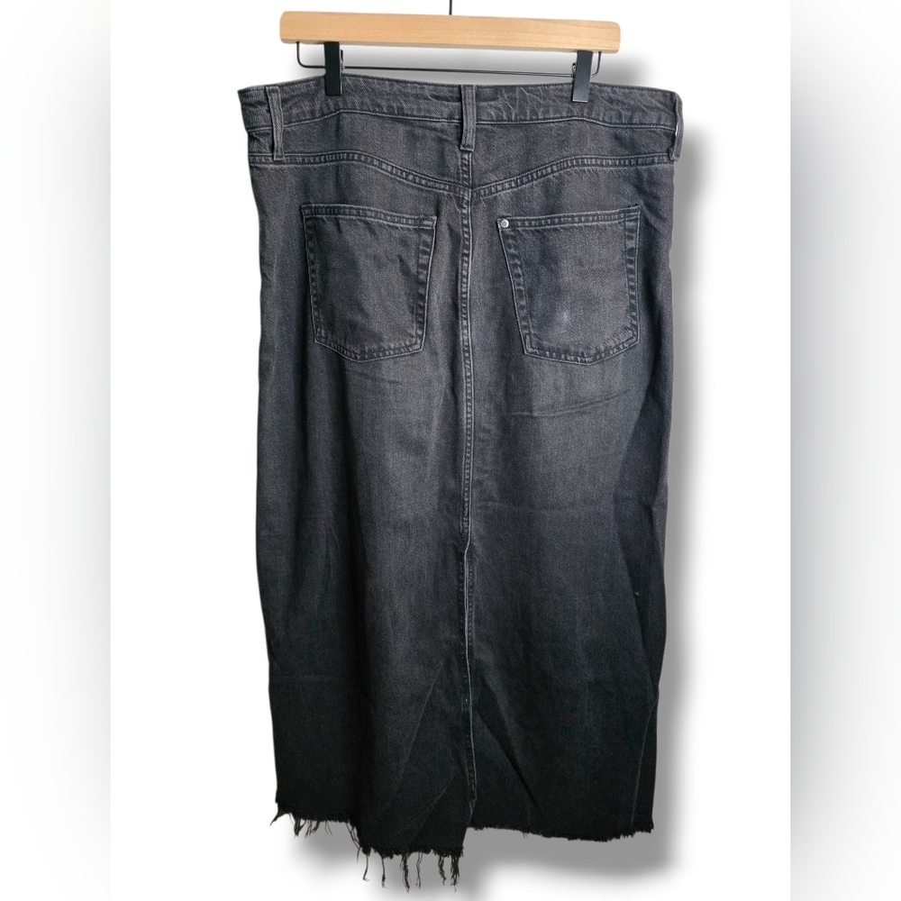 H&M Womens US M Black Washed Denim Midi Skirt High Rise Lyocell Blend Raw Hem - Picture 2 of 4